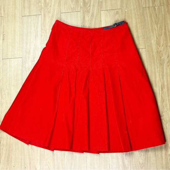 Laura Ashley Red Cord Corduroy Cotton Pleated Buckle Skirt UK Size 10 - Picture 4 of 7